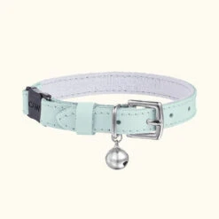 Collier Pour Chat Rococo (3 Couleurs) -Hariet & Rosie Cheshire WainLuxuryCatCollarLeatherLightBlue 1800x1800 85a817bf b659 416e 9098 c79f76bc6b4a