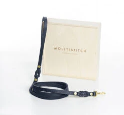 Laisse Pour Chien En Cuir Souple Simple (8 Couleurs) 31 Laisse Pour Chien En Cuir Souple Simple (8 Couleurs) -Hariet & Rosie city leash navy gold min 1 44286e0f 948f 41ba 8c15 fcee563e7d0d