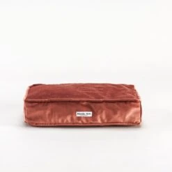 Coussin Pour Chien Personnalisable -Hariet & Rosie coussins velours rectangulaire 1 1181x1181 ae40a0cb 264f 4577 b7d6 c1642e0f5ddb