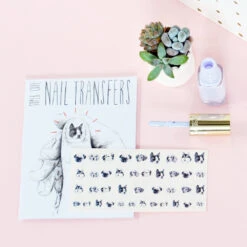 Stickers Autocollant Pour Ongle ~ Chien ~ 9 Stickers Autocollant Pour Ongle ~ Chien ~ -Hariet & Rosie dog nt square