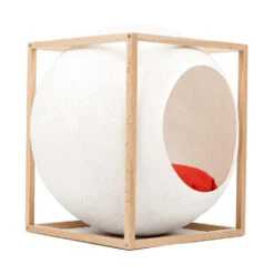 Le Cube Meyou 25 Le Cube Meyou -Hariet & Rosie web cat cube wood ivory meyou paris side